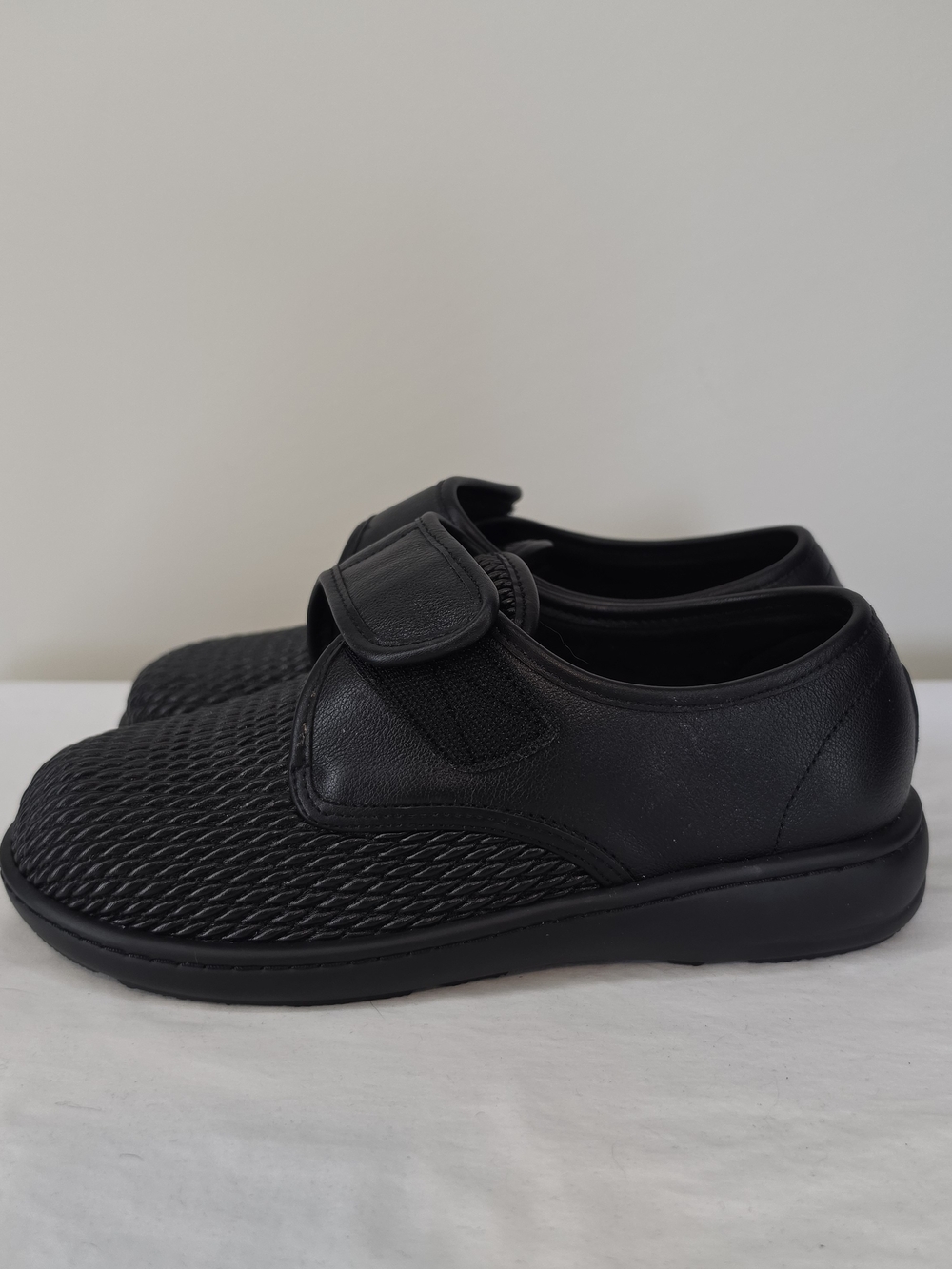 BIOTIME DACEY LEATHER ORTHOPEDIC COMFORT SHOES BLACK | LIGHTWEIGHT VELCRO WALKIN